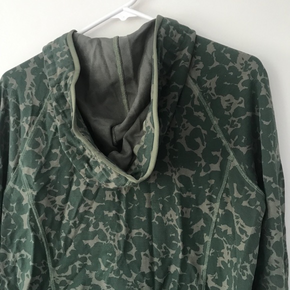💓NWOT Army Camo Marathon Zipper Front Hooded Jacket - Picture 9 of 14